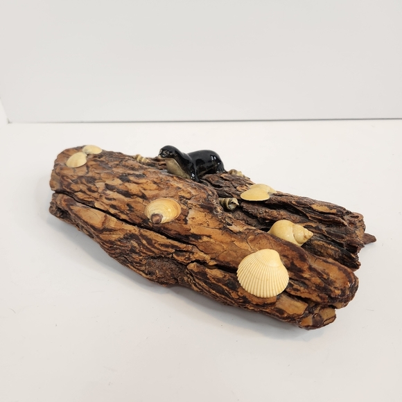 Vintage Driftwood Handmade Artisan Seashell Figurine Home Decor Folk Art Seal - Picture 1 of 8